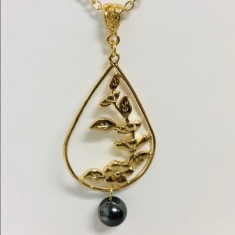 Hawaiian Tropical Flower Tear Drop w/Shell Pearl